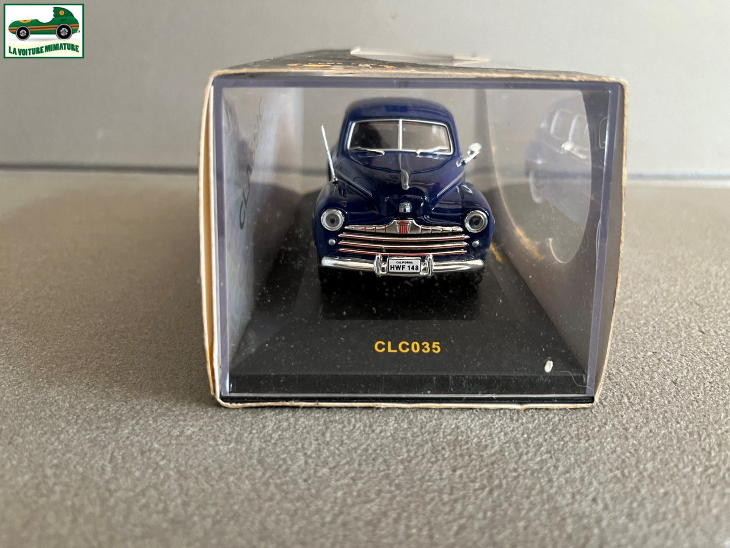 Voiture Miniature Ford Fordor 1947 Ixo au 1/43