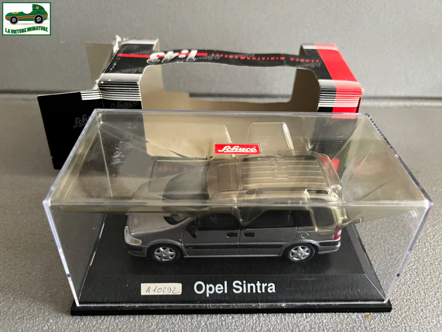 Voiture Miniature Opel Sintra Schuco au 1/43