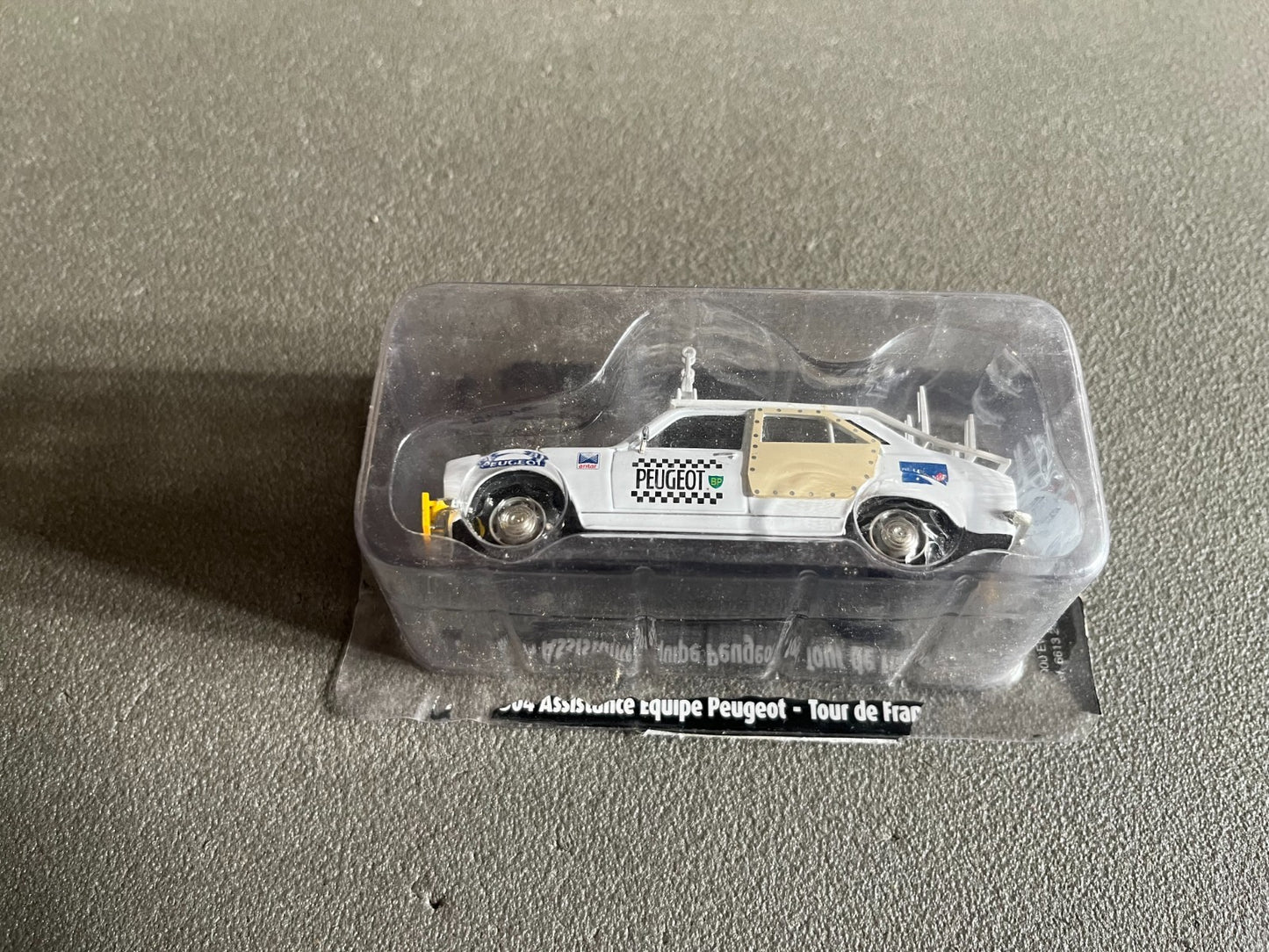Voiture Miniature Peugeot 504 Assistance 1975 Tour de France Vélo Norev 1/43