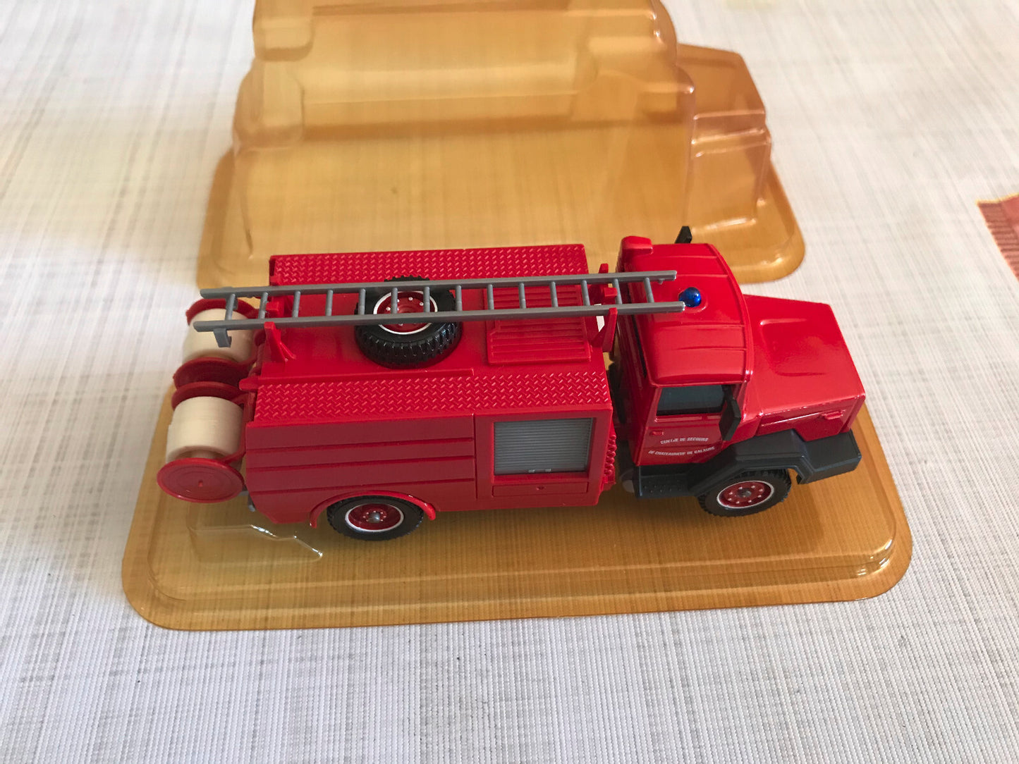Voiture Miniature Pompiers Camion Iveco Solido au 1/50