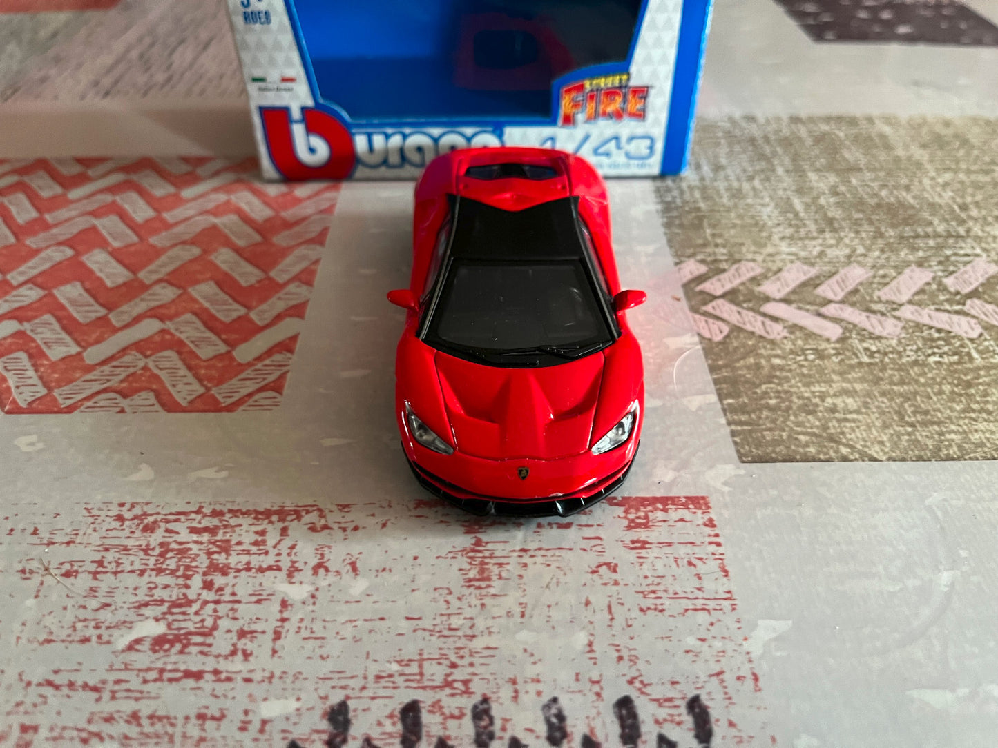 Voiture miniature Burago Street Fire Lamborghini Centenario au 1/43