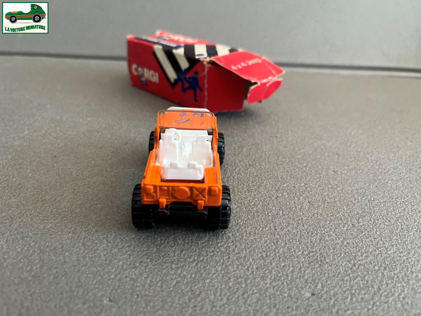 Ancienne Voiture Miniature Corgi 4x4 jeep Made GT Britain Echelle Majorette