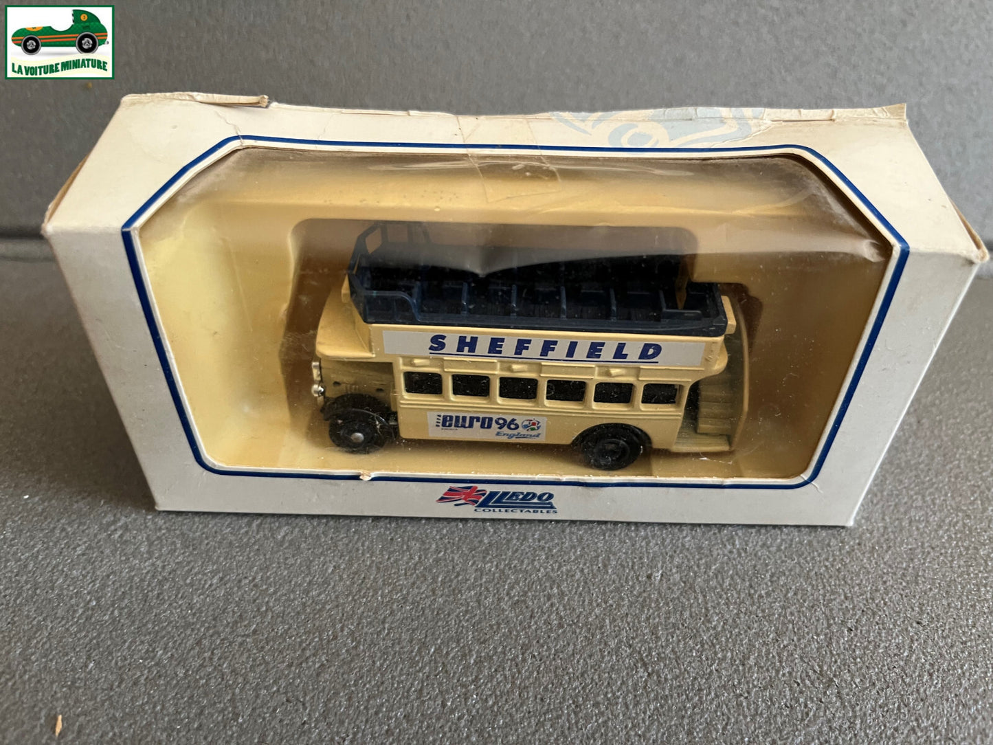 Ancienne Voiture miniature Bus Sheffield Lledo Euro 96 England Football