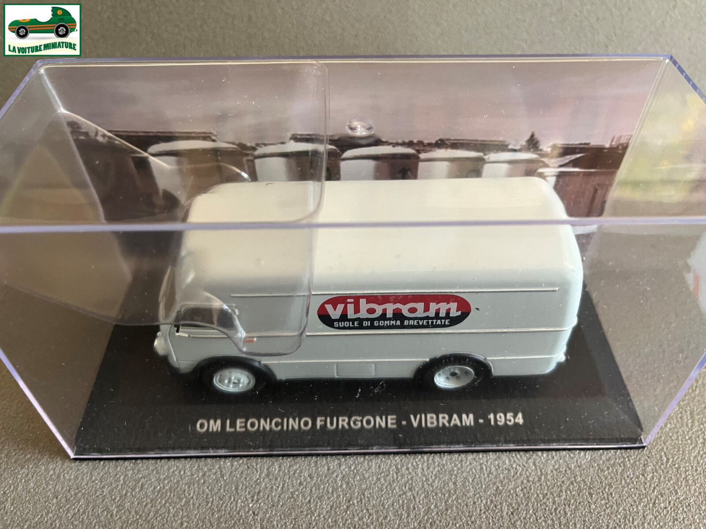 Voiture miniature publicitaire utilitaire OM Leoncino Furgone Vibram 1954 1/43