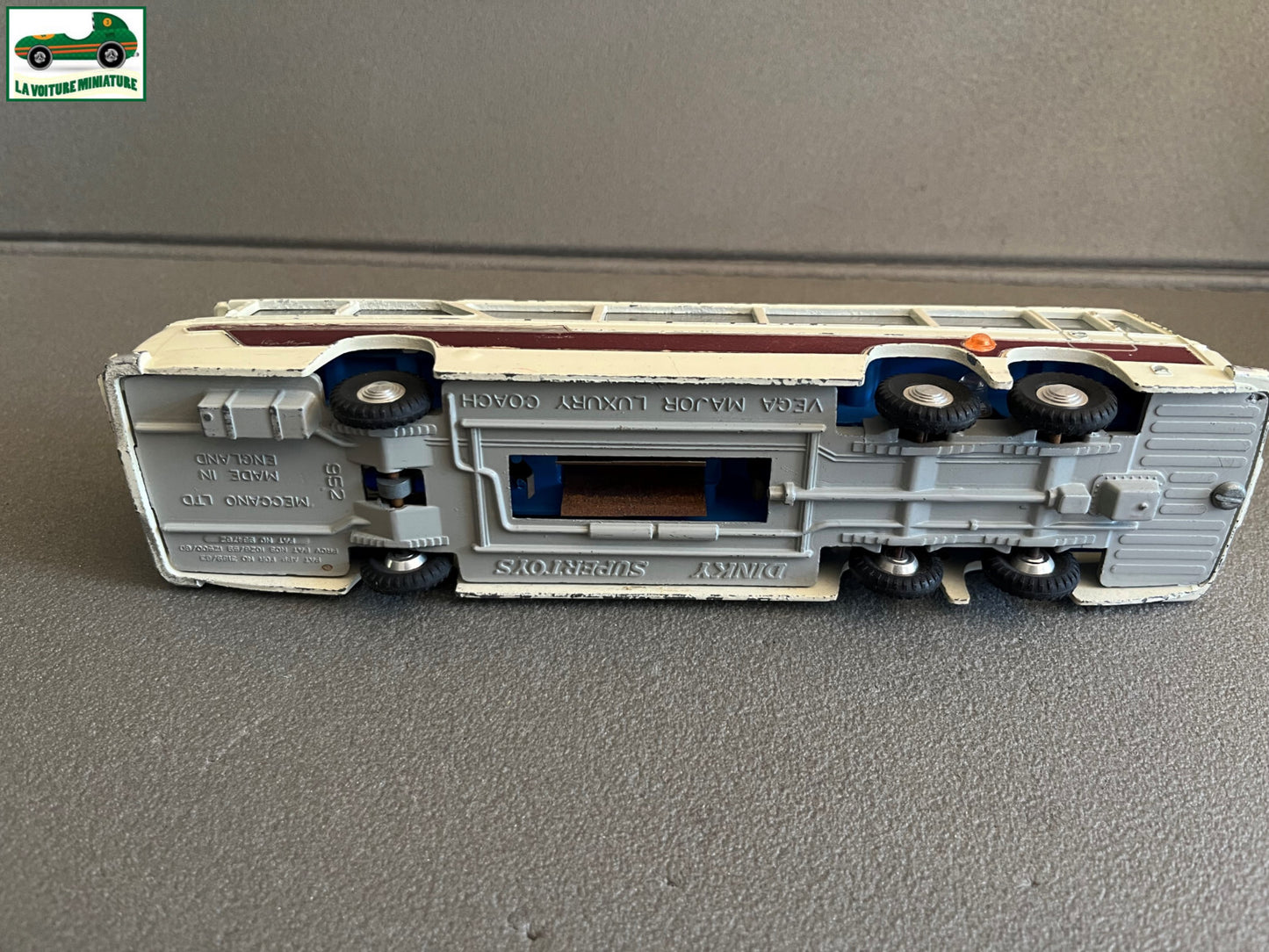 Ancienne Miniature Voiture Bus Vega Major Luxury Coach Dinky Supertoys Toys