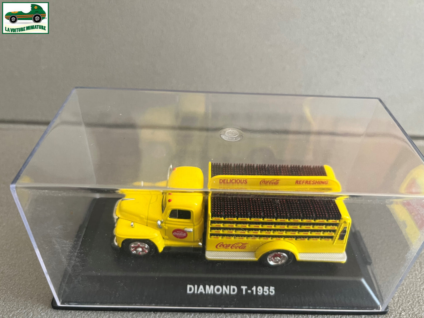Voiture Miniature Camion Diamond T-1955 Coca Cola
