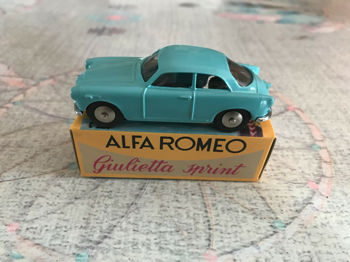 Voiture miniature Alfa Romeo Giulietta Sprint Mercury Hachette 1/48 1/43 Dinky