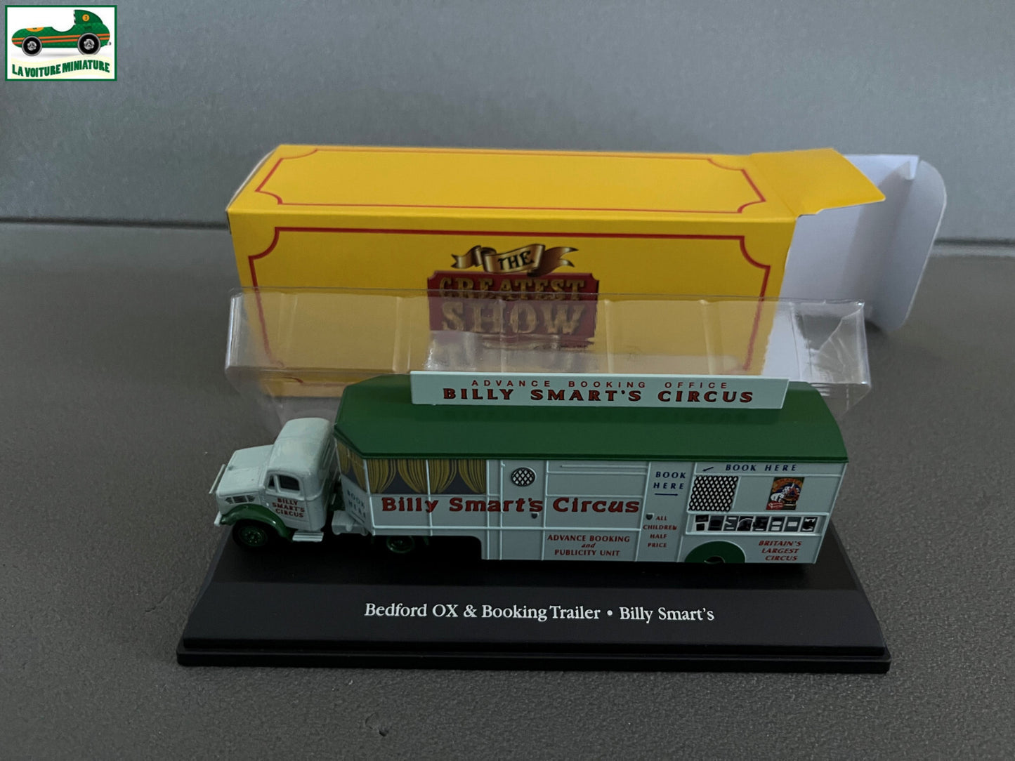 Voiture miniature Cirque Bedford OX Booking Trailer Billy Smart's Atlas 1/76