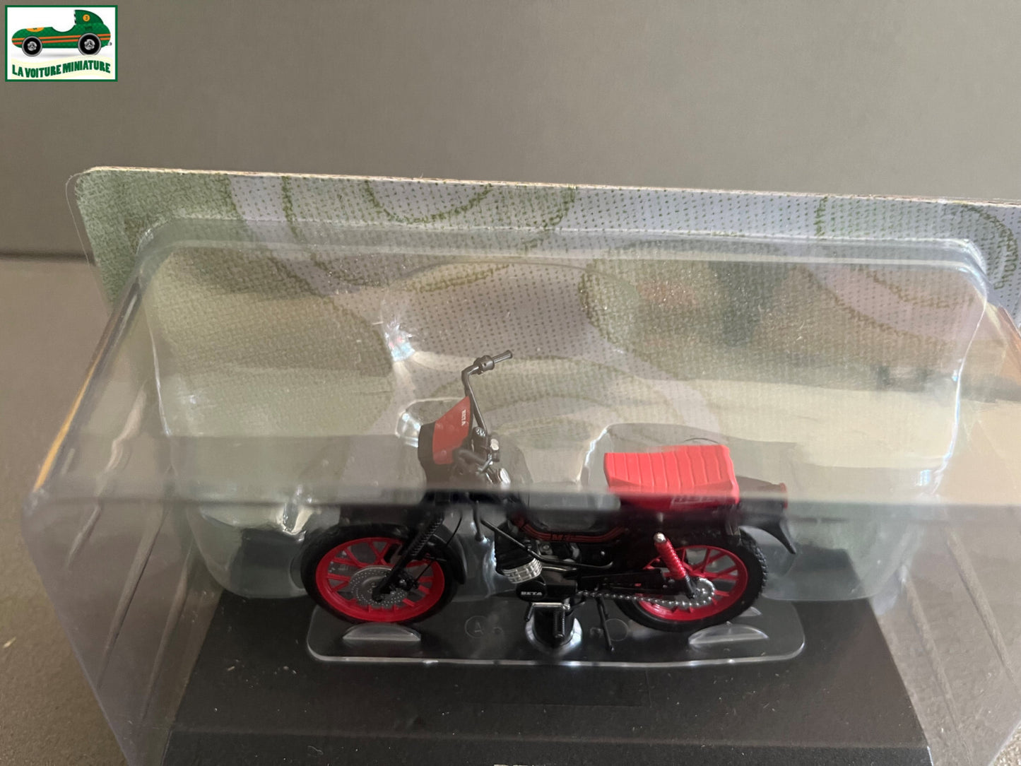 Moto Cyclomoteur miniature Beta M4 Leo Models 1/18