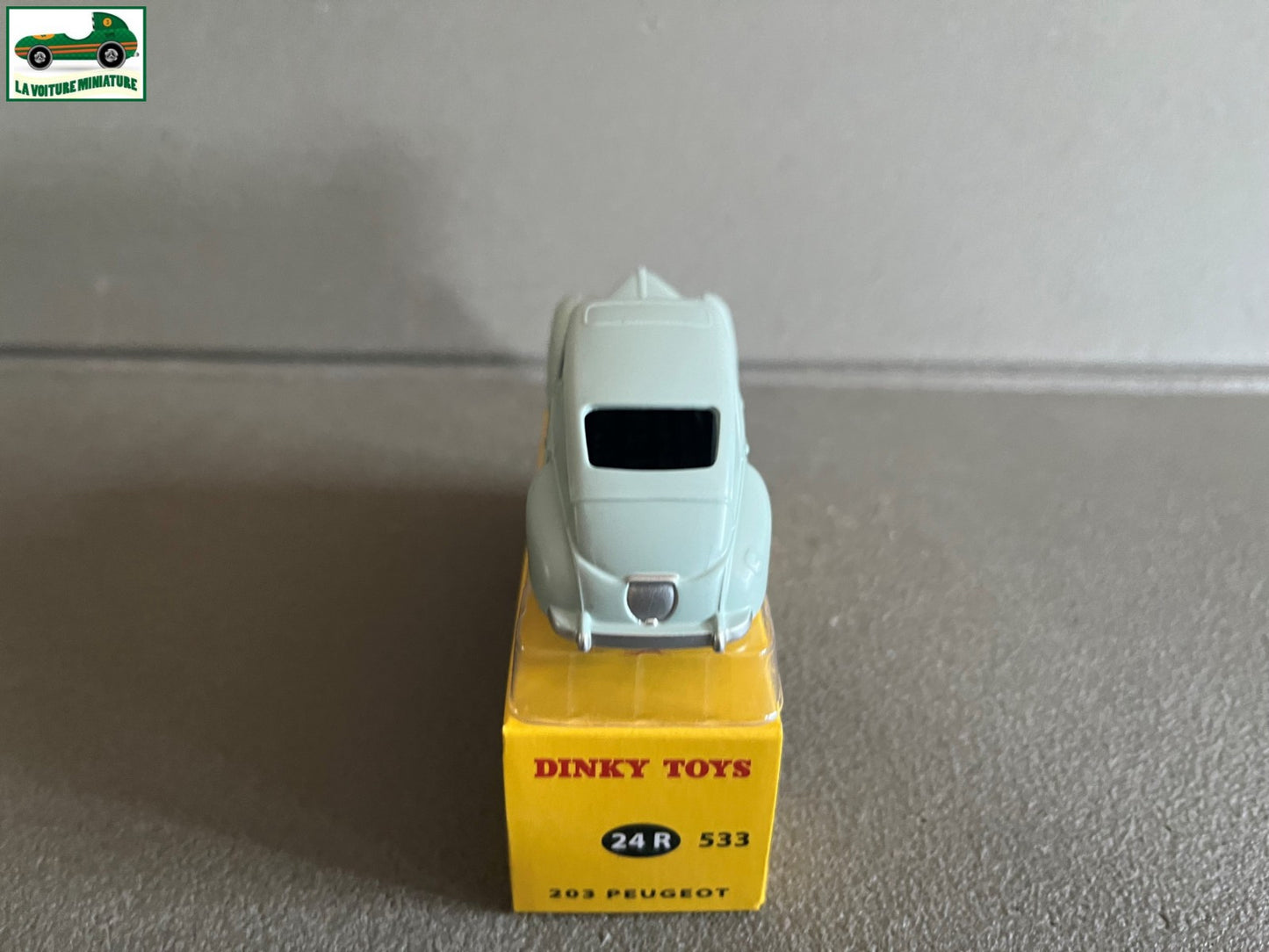 Voiture miniature Peugeot 203 24R 533 Deagostini Dinky Toys au 1/43
