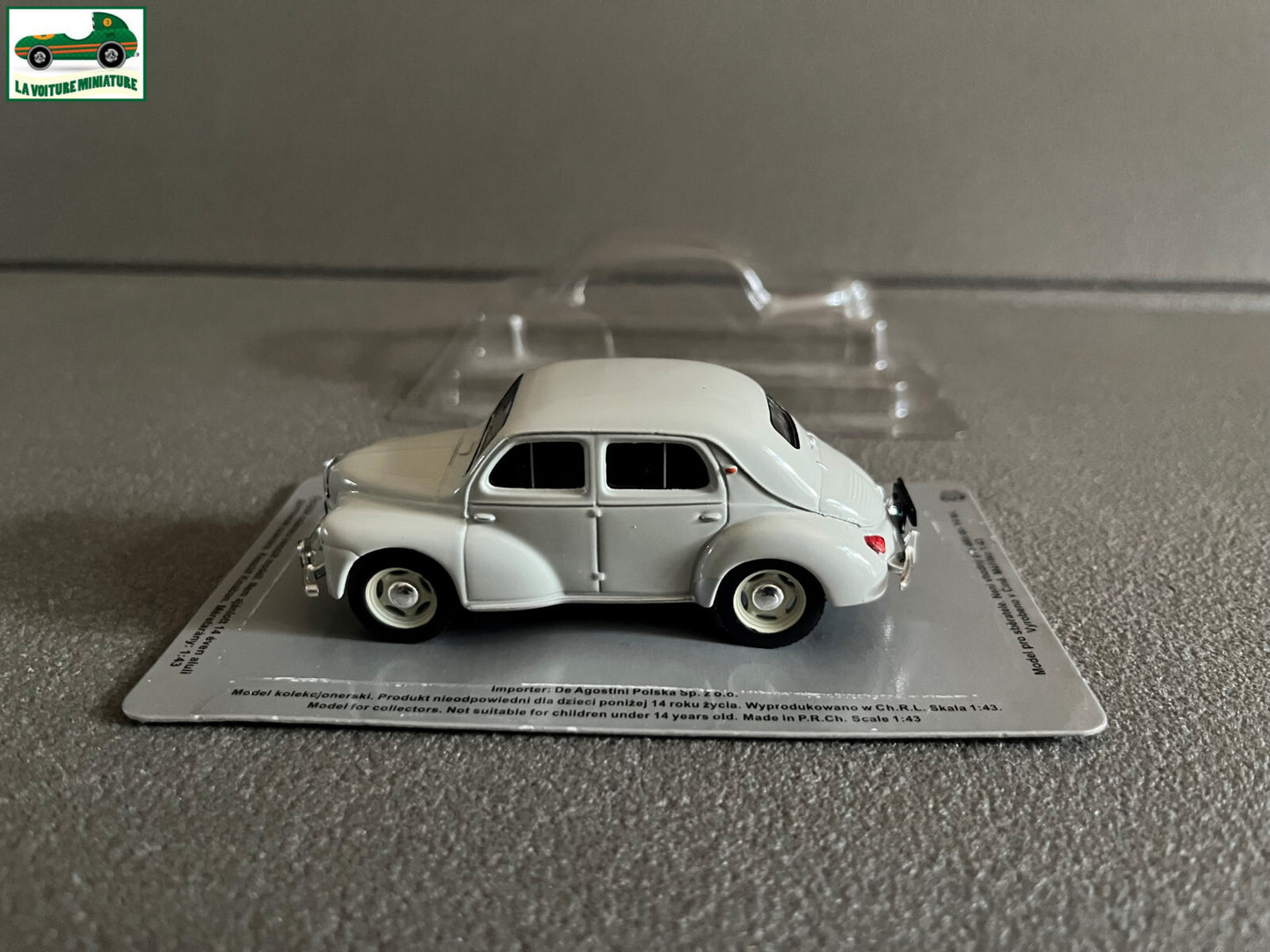 Voiture Miniature Renault 4CV IST DeAgostini Ixo Presse au 1/43