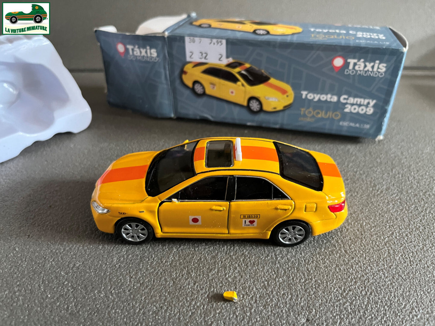 Voiture Miniature Toyota Camry 2009 Tokyo Taxi du Monde Welly au 1/38