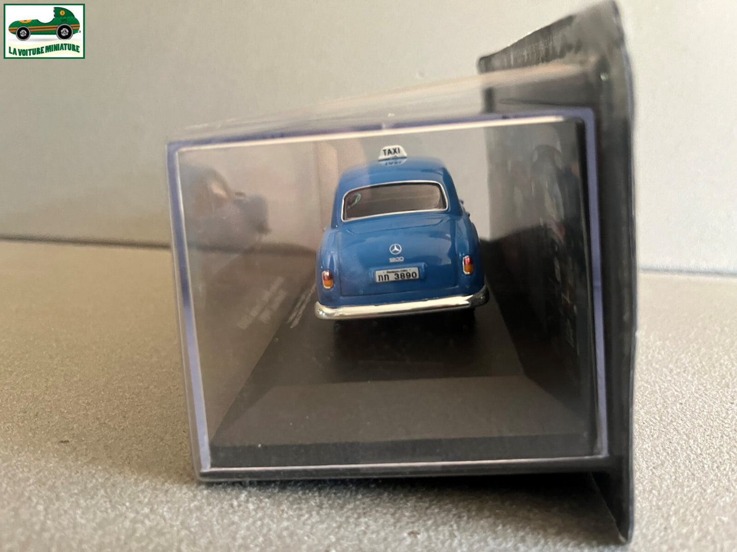 Voiture Miniature Mercedes Benz Ponton 180D 1989 Taxi Du Monde au 1/43 Altaya