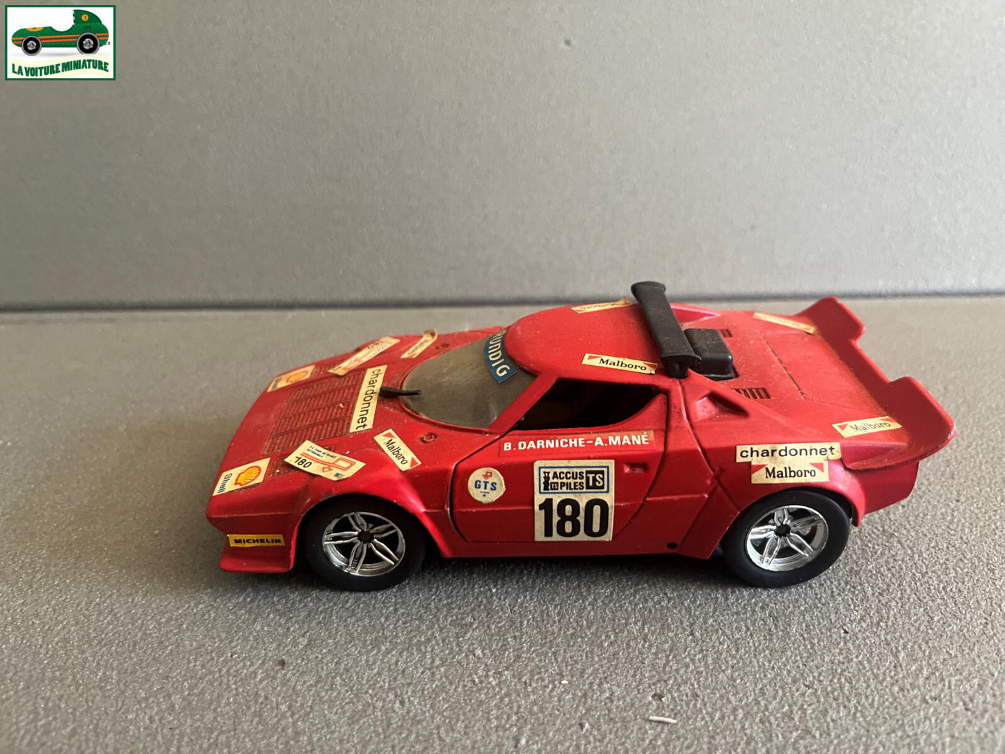 Ancienne Voiture Miniature Lancia Stratos Polistil au 1/25 Epave