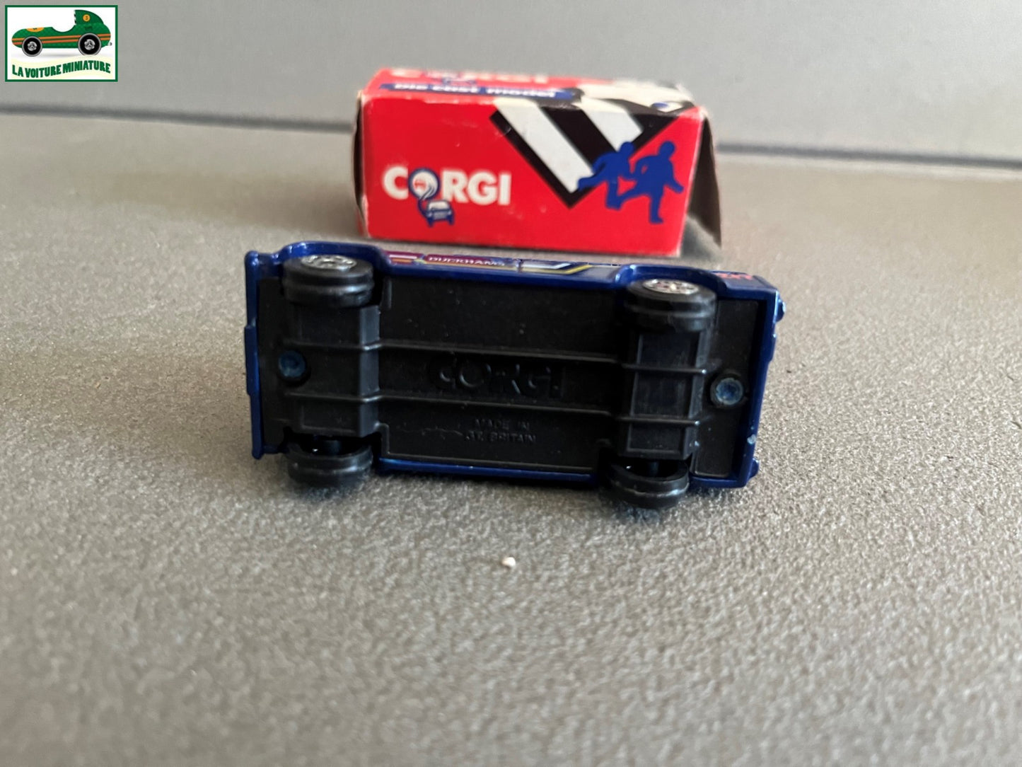 Ancienne Voiture Miniature Corgi Land Rover Made GT Britain Echelle Majorette