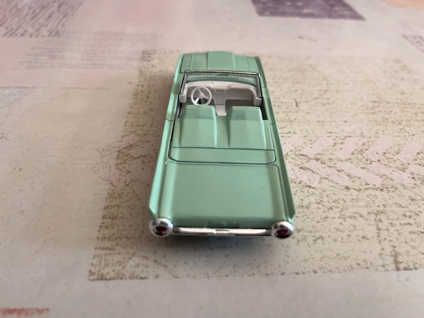 Voiture Miniature Ford Thunderbird 1961 Solido France au 1/43