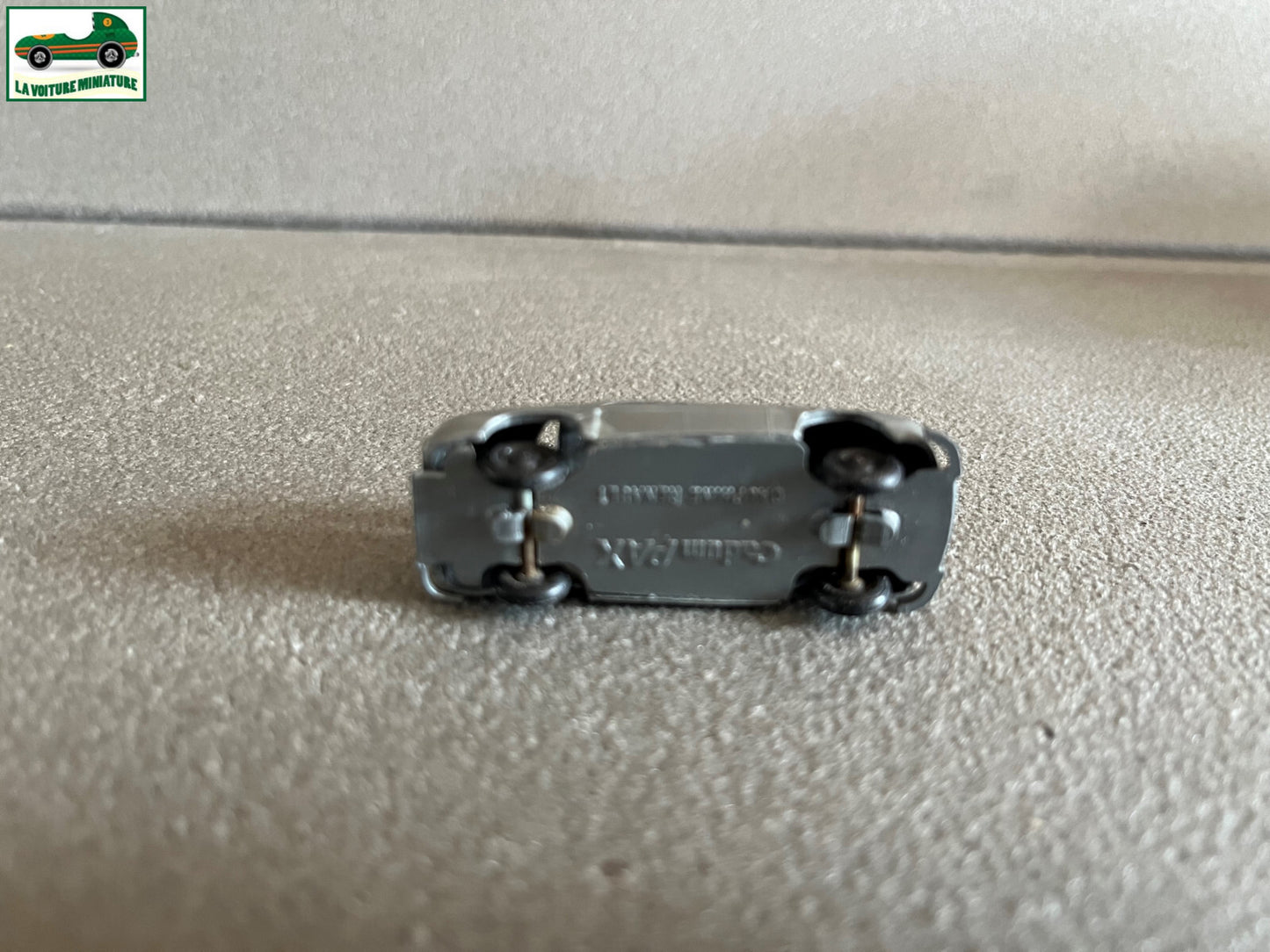 Ancienne Miniature Voiture Plastique Renault Dauphine Cadum Pax au 1/86