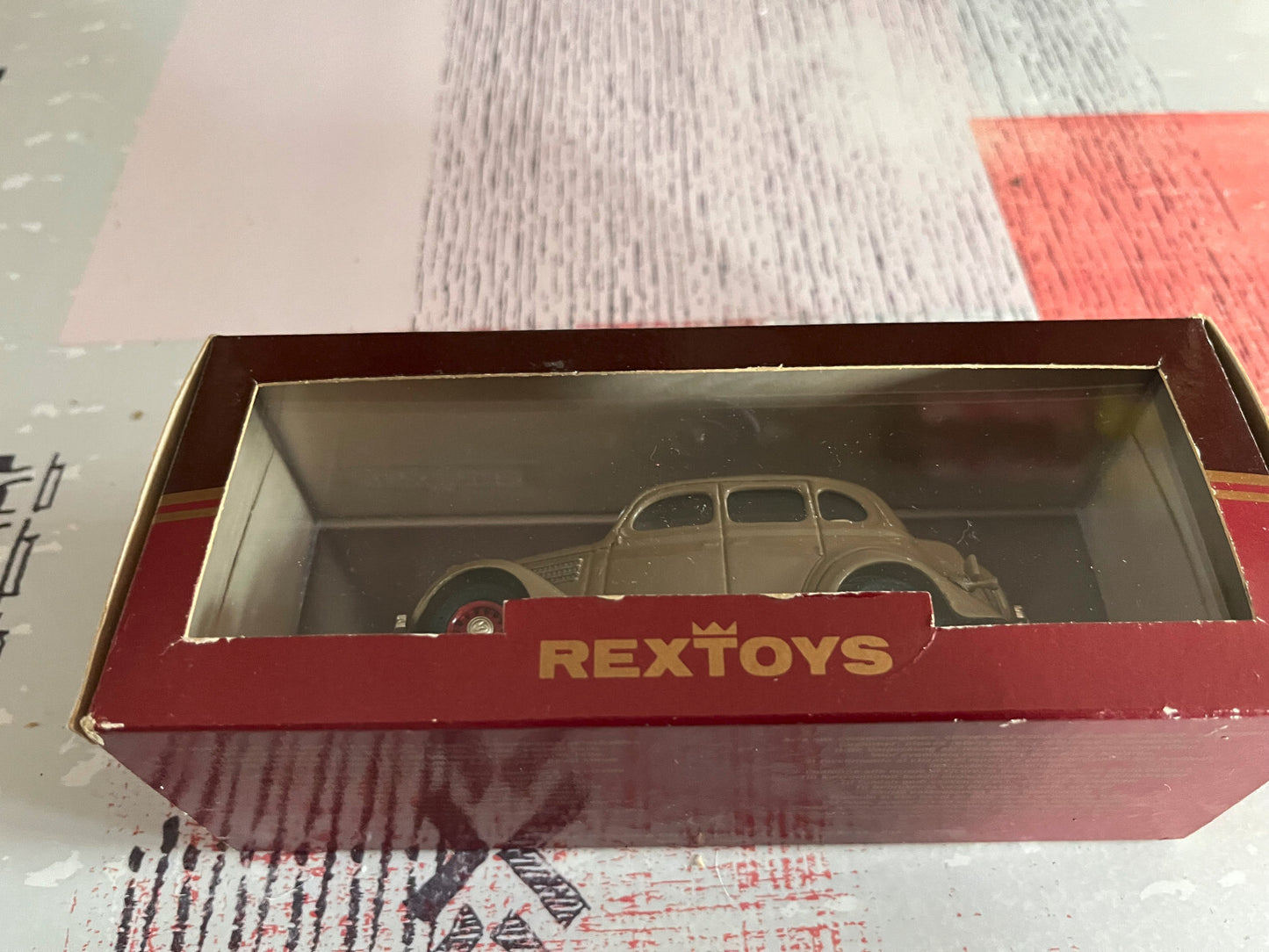 Voiture Miniature Ford 1935 Fordor Touring Sedan 42 Rextoys 1/43