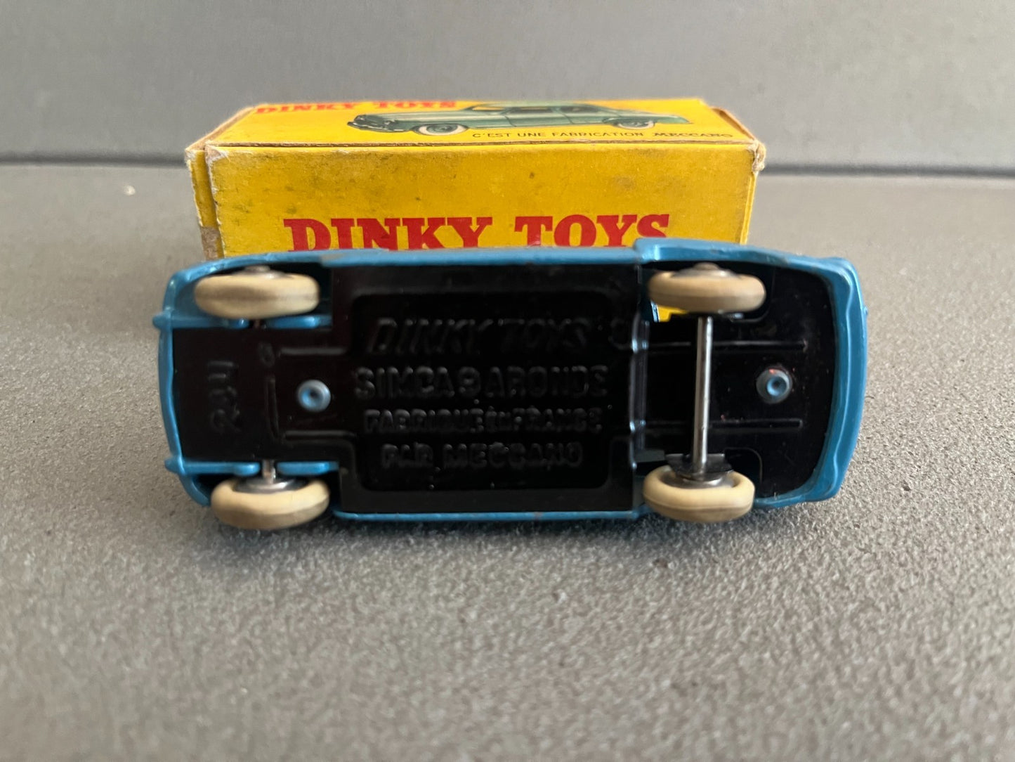 Ancienne Miniature Voiture Simca 9 Aronde Dinky Toys France 24U Bi-ton Boite