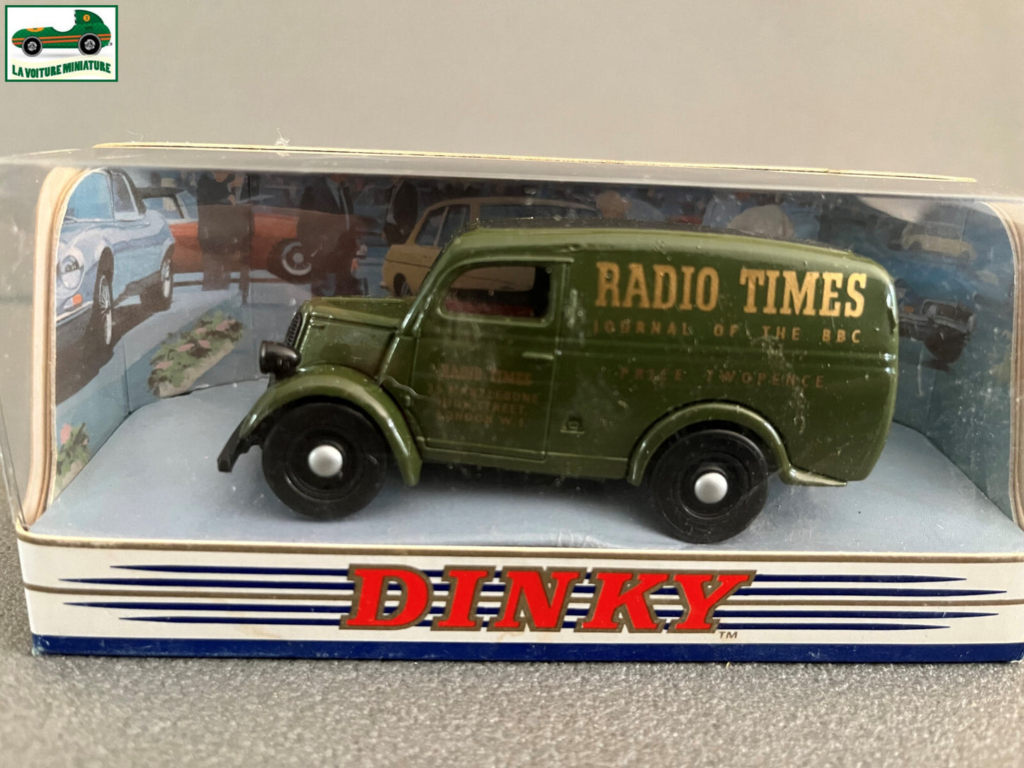 Voiture Miniature 1950 Ford E83W 10 CWT Van DY-4 Radio Dinky Matchbox au 1/43
