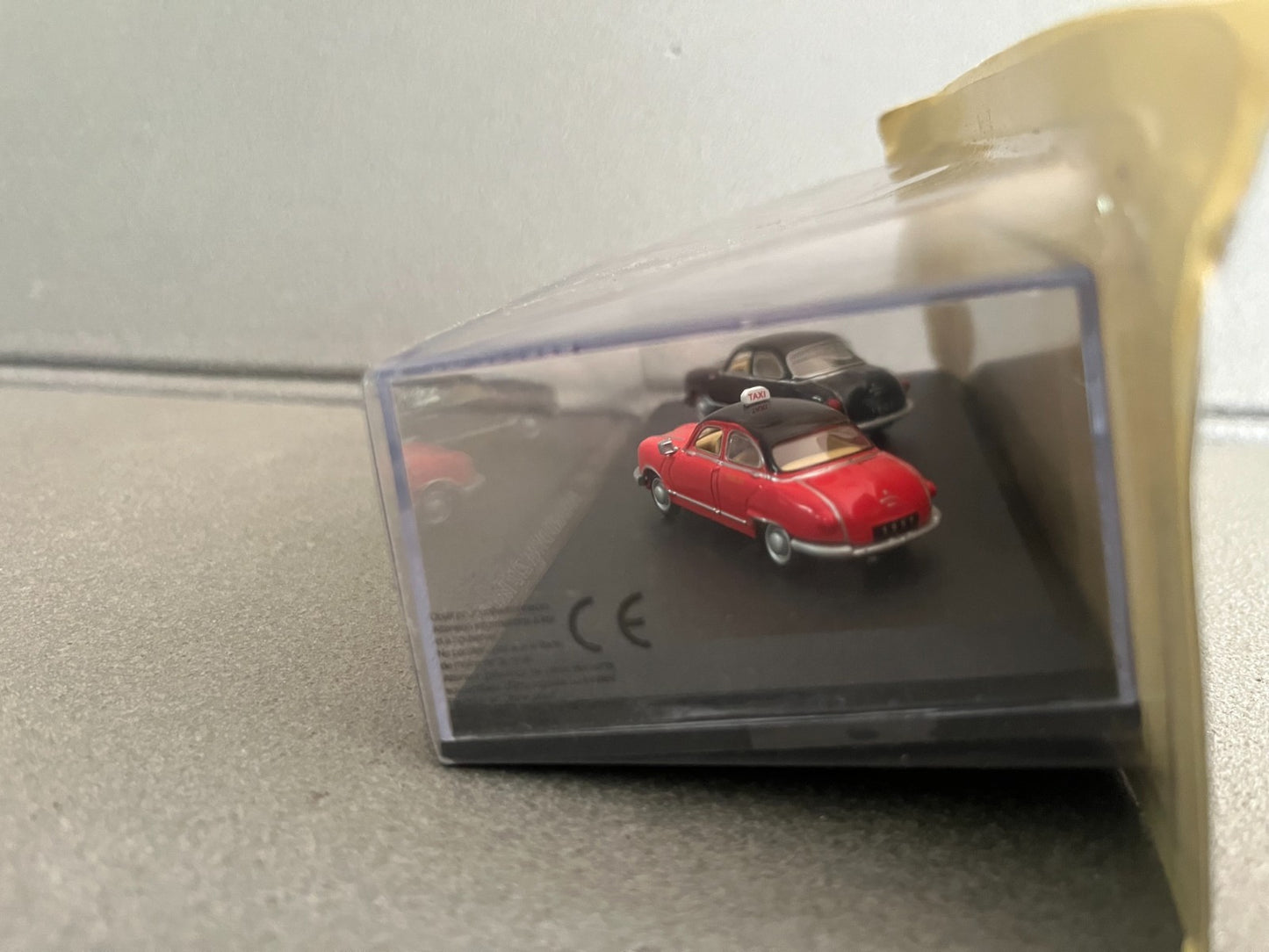 Voiture Miniature Duo Panhard Dyna Z12 1957 Taxi G7 Universal Hobbies 1/87 HO