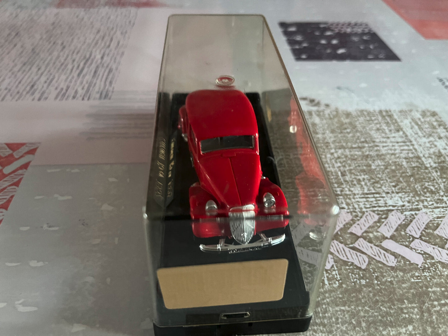 Voiture miniature Traction Citroen 15 CV 1952 Limited Pompiers Solido au 1/43