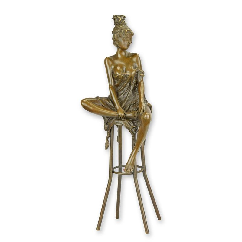 STATUE MODERNE SCULPTURE BRONZE DAME SUR BARCHAIR