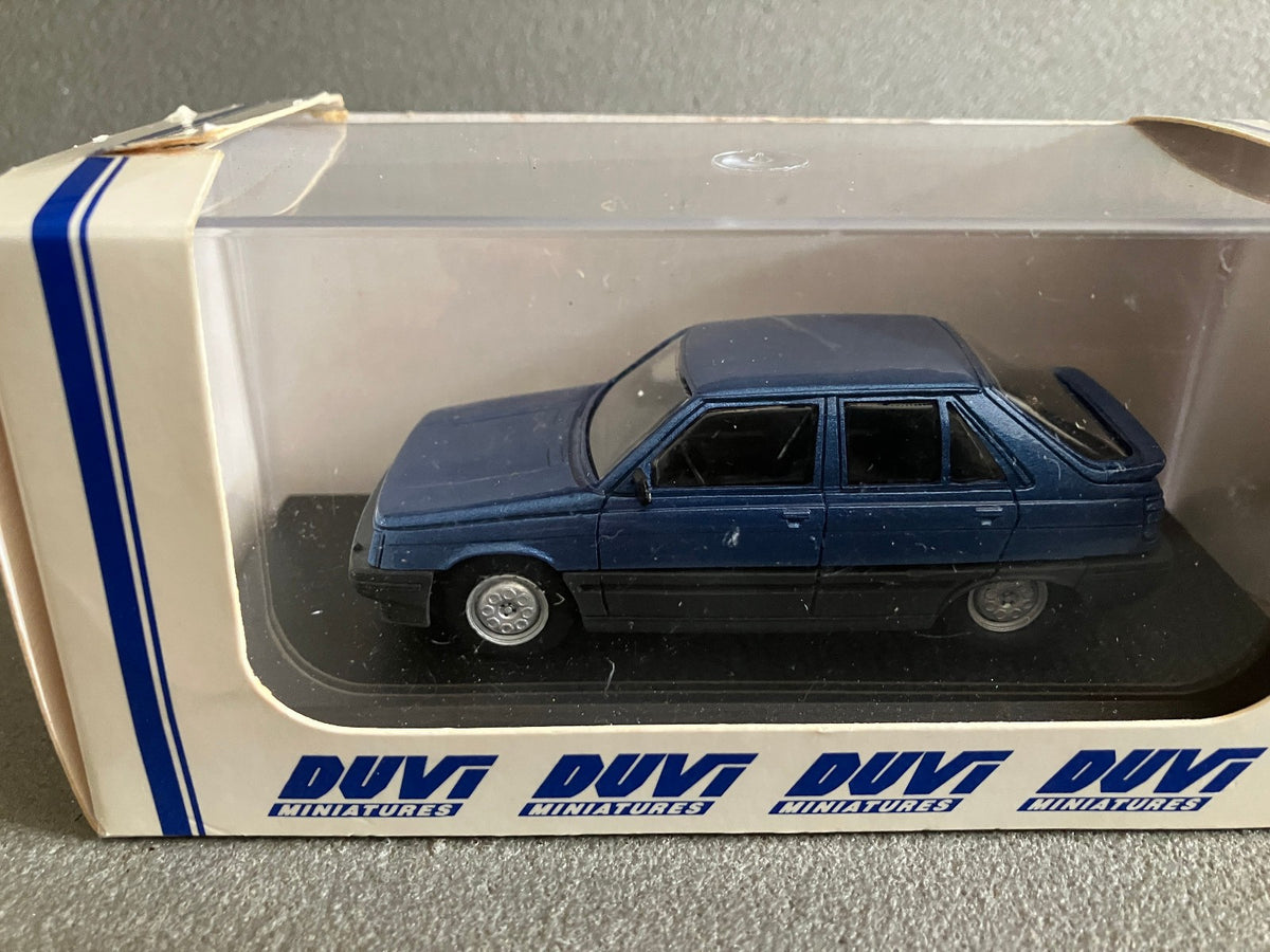 Voiture Miniature Kit résine monté Renault 11 RO396 Duvi France au 1/43