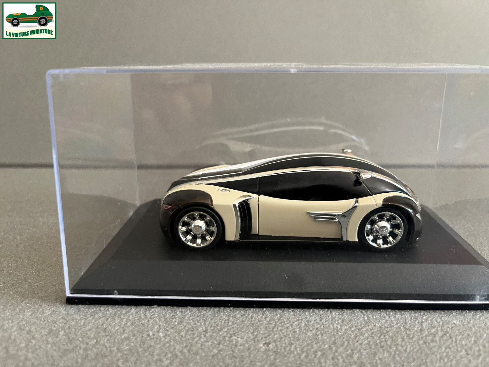 Voiture miniature Concept Car Peugeot 4002 Norev au 1/43
