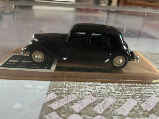 Voiture miniature Traction Citroen 15 CV 1938 Solido au 1/43