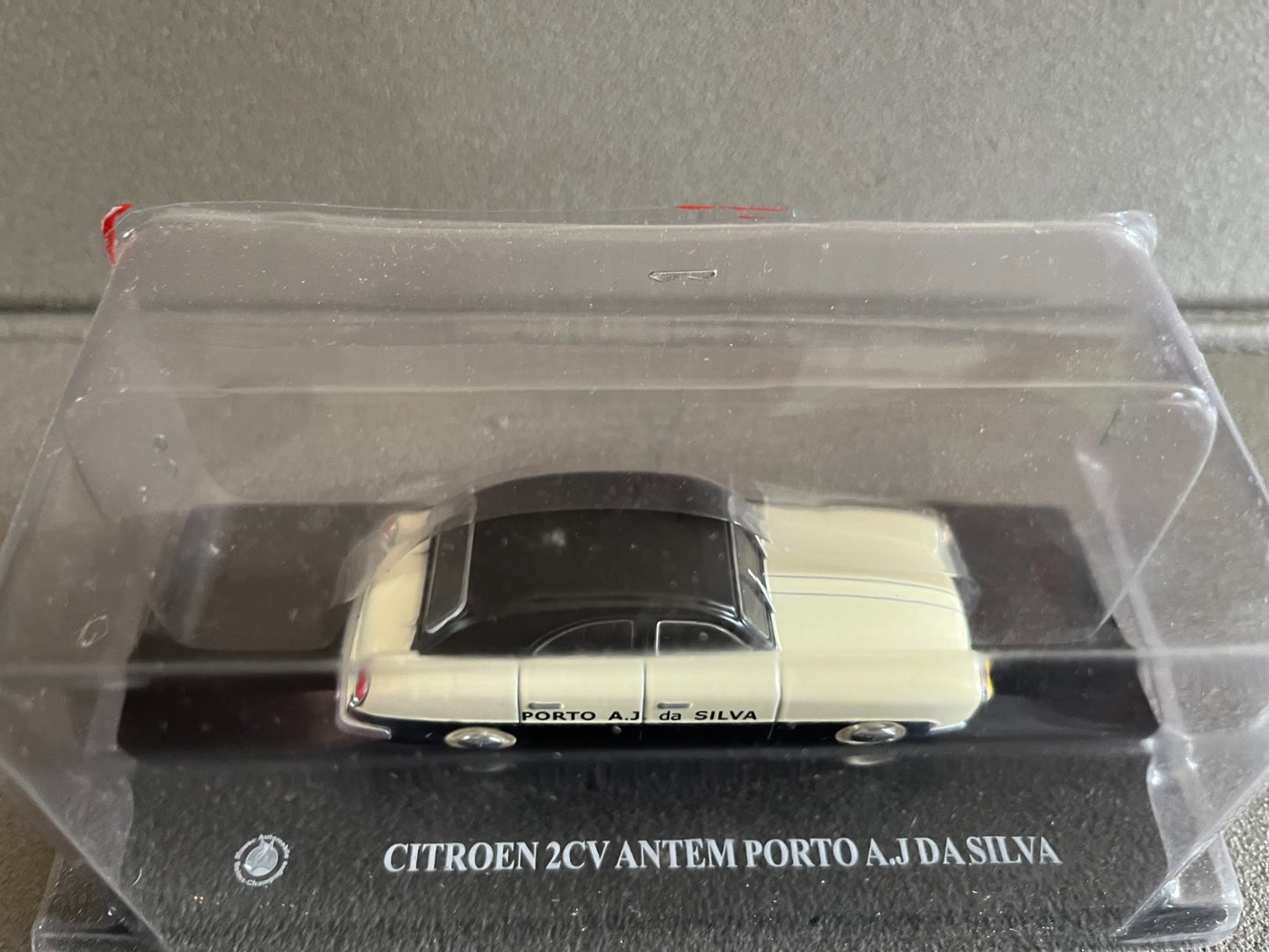 Voiture miniature Citroen 2CV Antem Porto A.J Da Silva Auto Plus Hachette 1/43