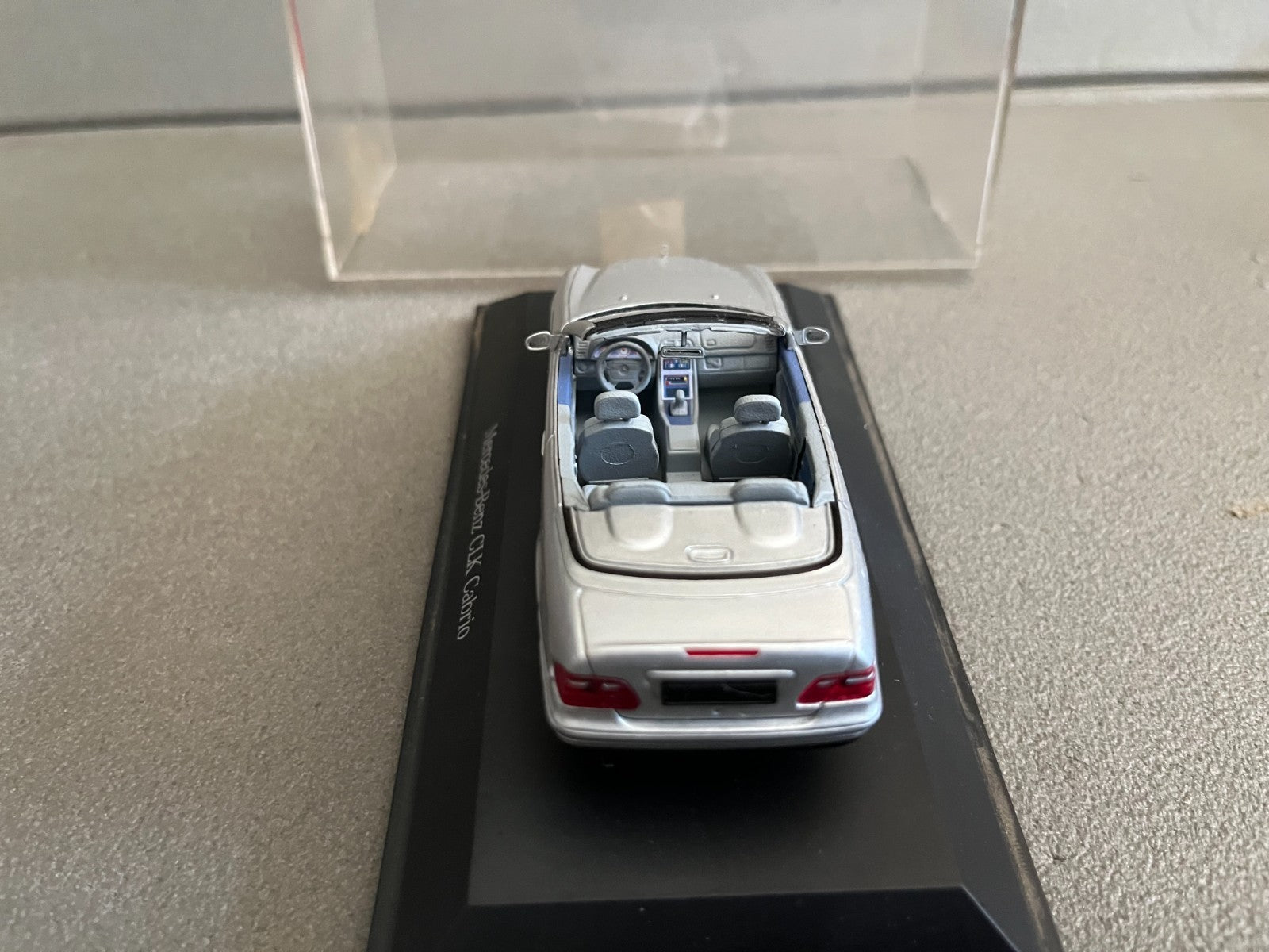 Voiture Miniature Mercedes Benz CLK Cabrio Schuco au 1/43