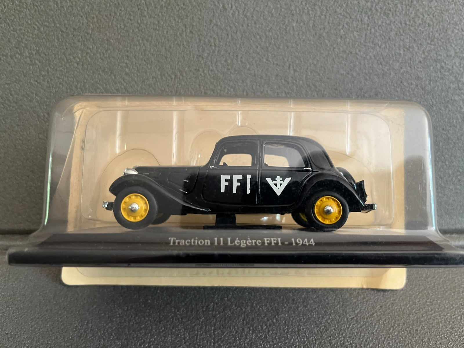 Voiture Miniature Citroen Traction 11 Légère FFI 1944 Militaire au 1/43