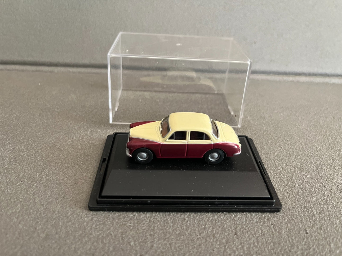 Voiture Miniature MG Zb Oxford au 1/76