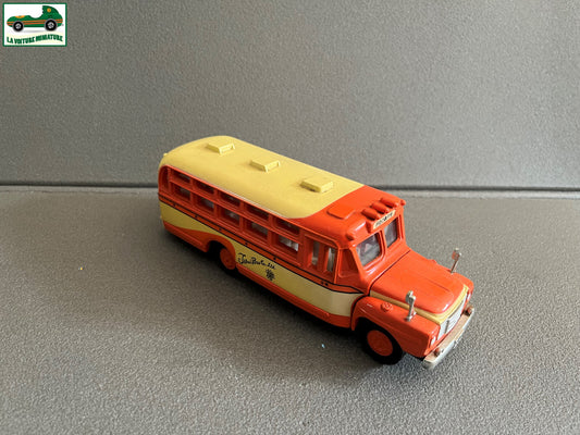 Ancienne Voiture Miniature Autobus Isuzu Bonnet Bus Tomica Dandy Japan 1/43