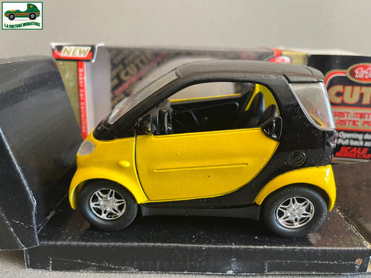 Voiture miniature Smart 1ère Version Cutie au 1/18
