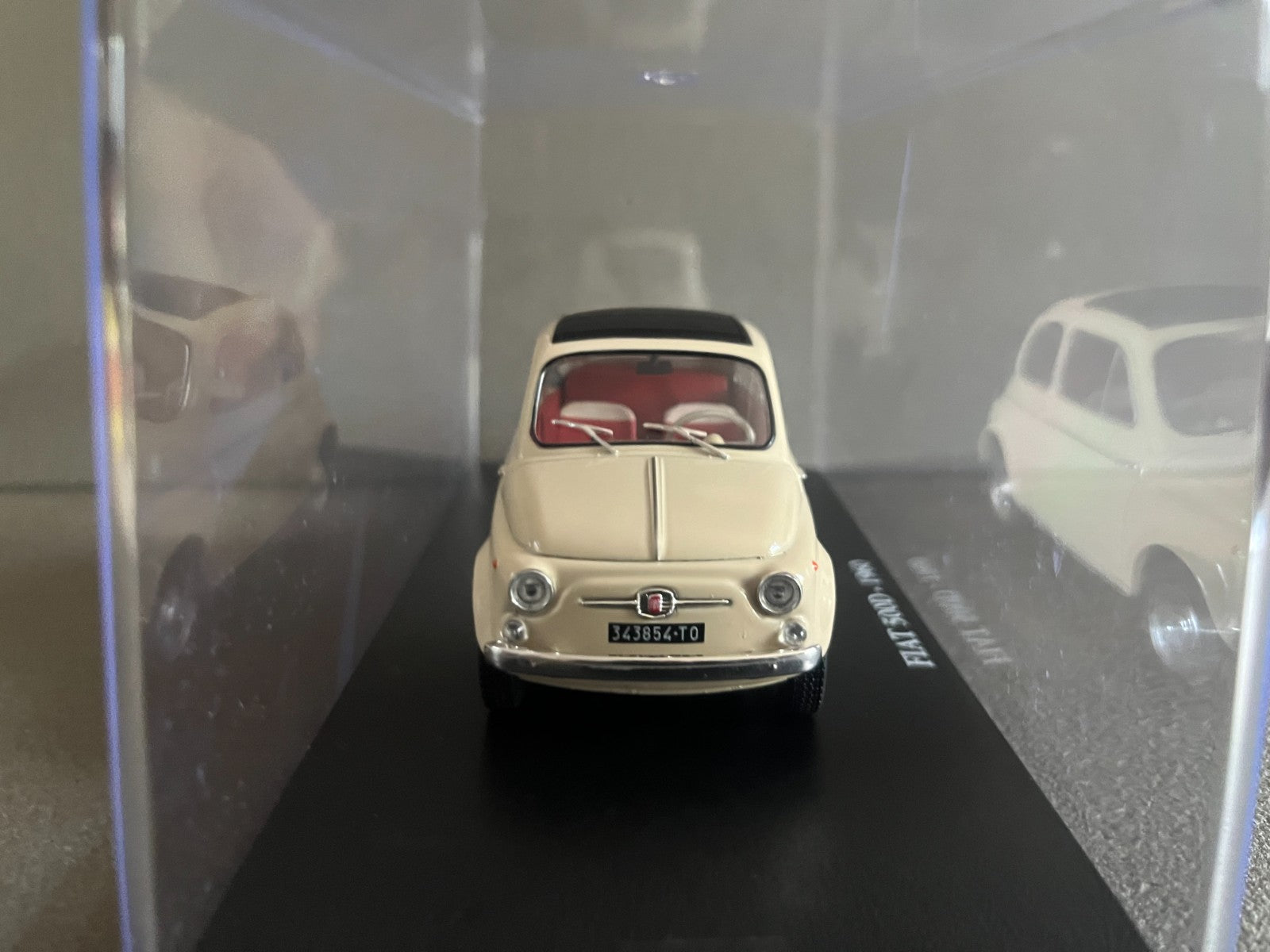 Voiture miniature Fiat 500D 1960 au 1/24