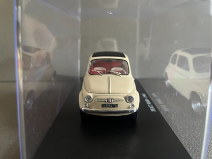 Voiture miniature Fiat 500D 1960 au 1/24