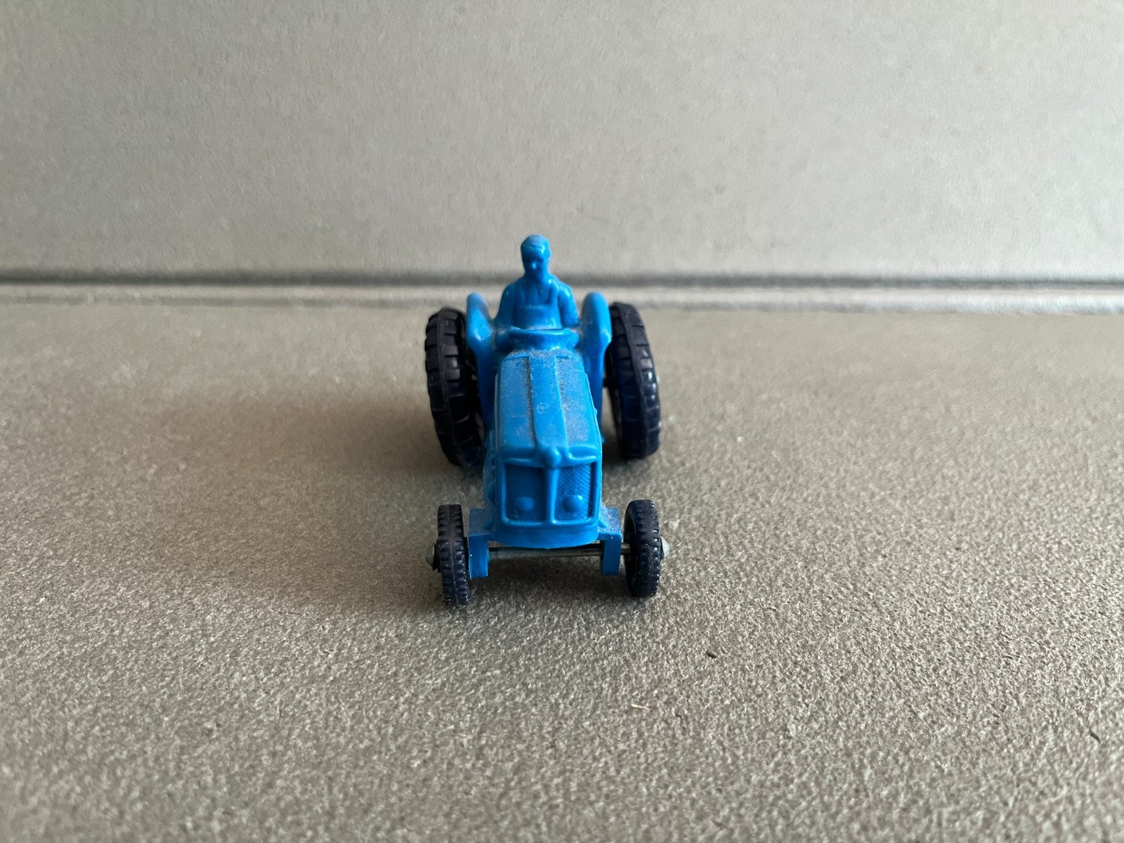 Voiture Miniature Ancien Tracteur Agricole Tomte Lardal Norway Plastique Gomme