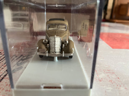 Voiture Miniature Ford 1935 Fordor Touring Sedan 42 Rextoys 1/43