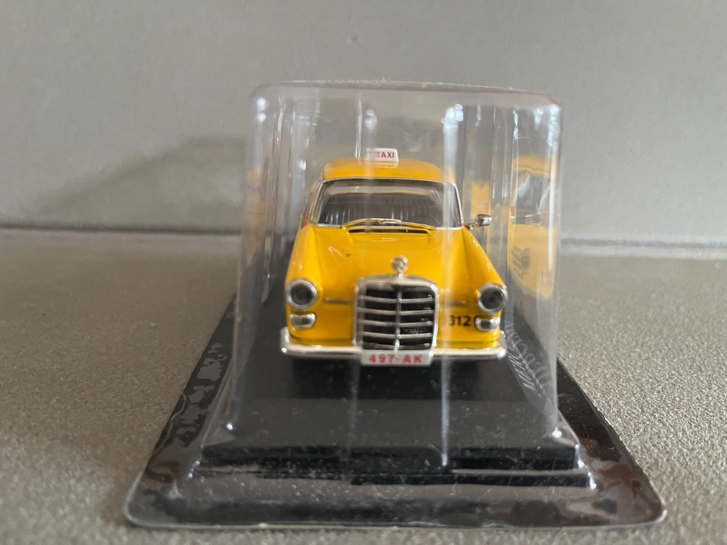 Voiture Miniature Mercedes 200 Bruxelles 1962 Taxi Du Monde au 1/43 Altaya
