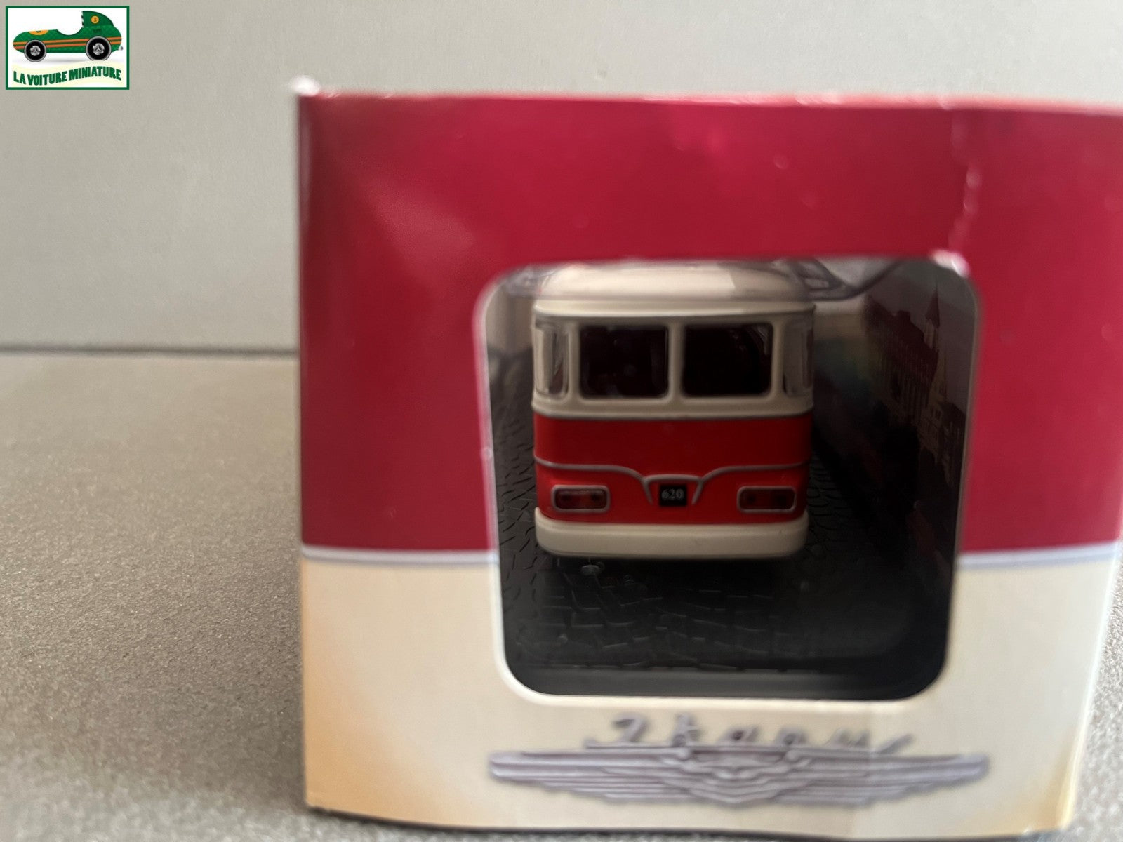 Voiture miniature Ikarus 620 1959 Autobus Bus Collection Atlas 1/72