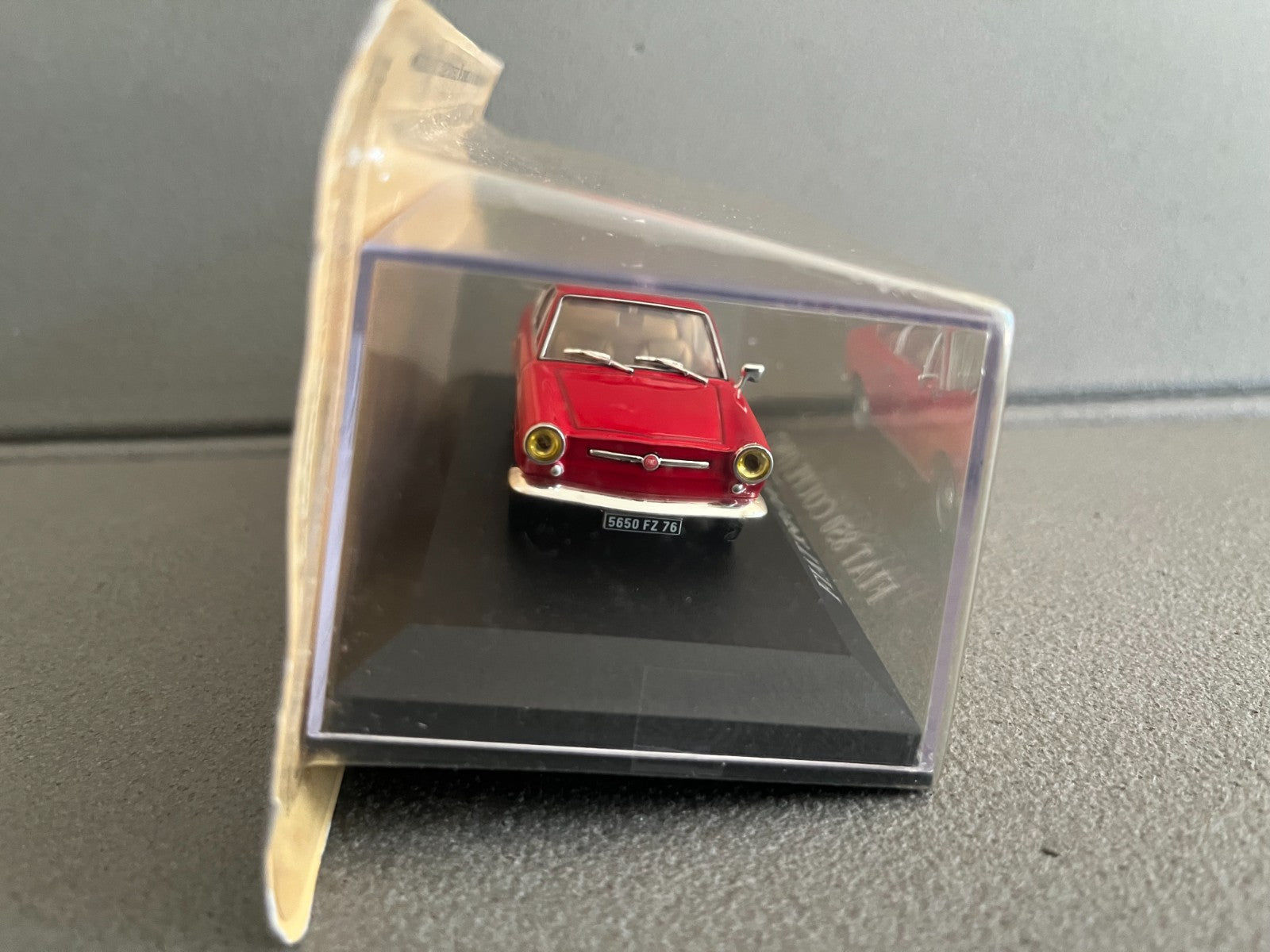 Voiture Miniature Fiat 850 Coupe 1967 Altaya au 1/43