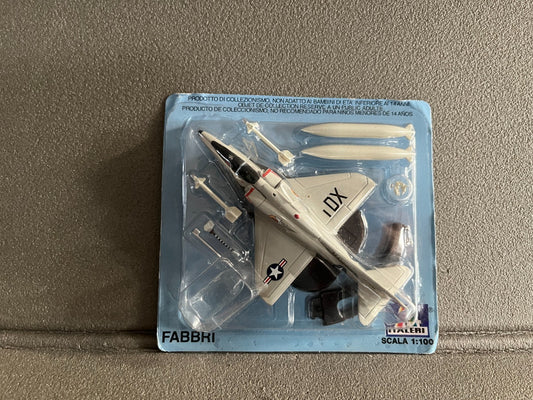Avion miniature Militaire Tempest Fabbri Italeri 1/100