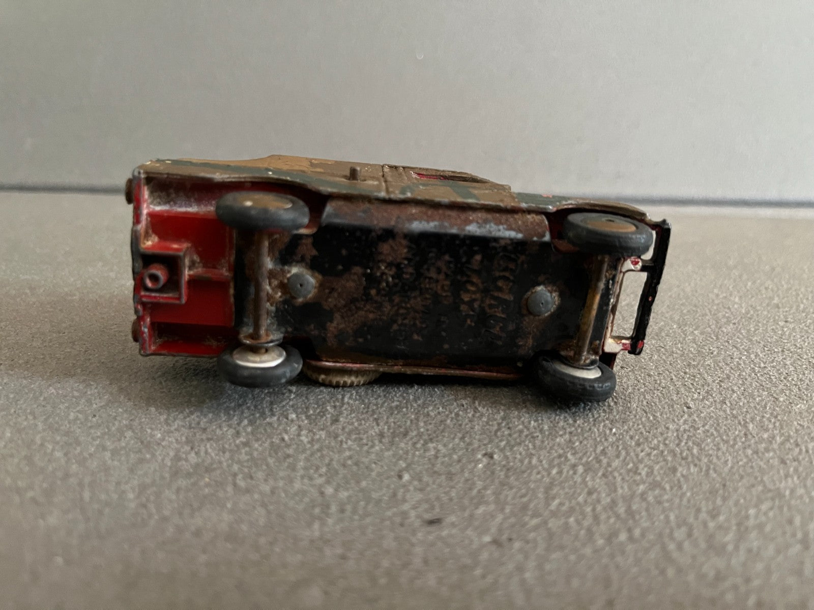 Ancienne Miniature Voiture Land Rover 109 WB Corgi Toys Gt Britain Epave