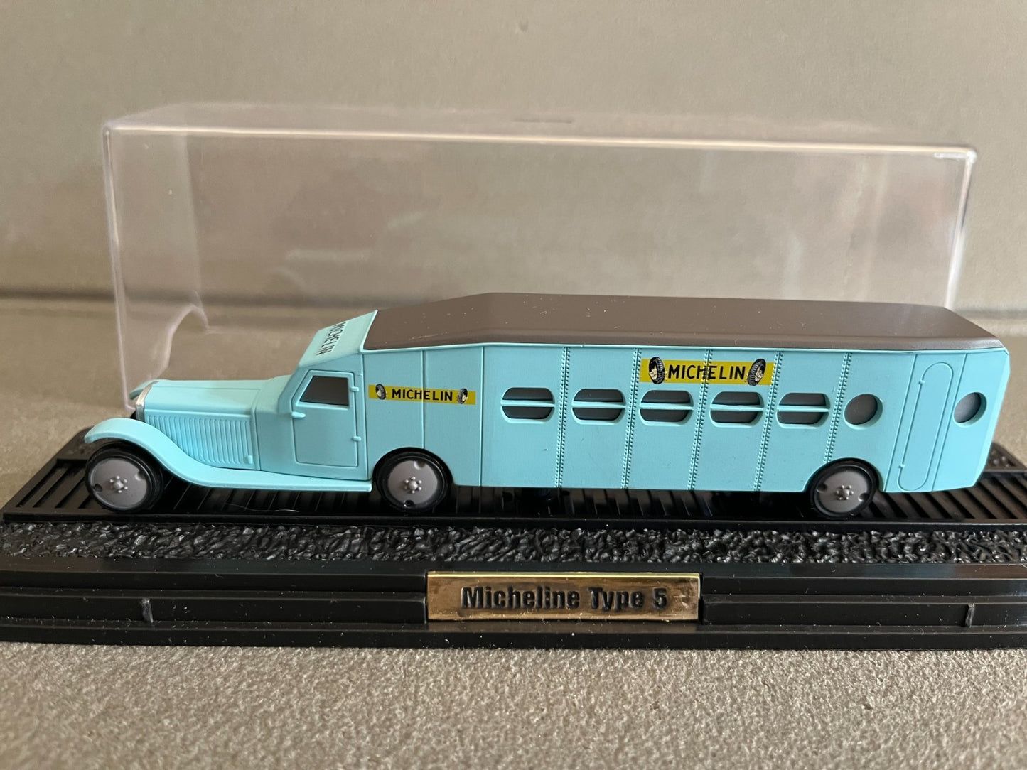 Voiture Miniature Autorail Train Michelin Micheline Type 5 HO au 1/87