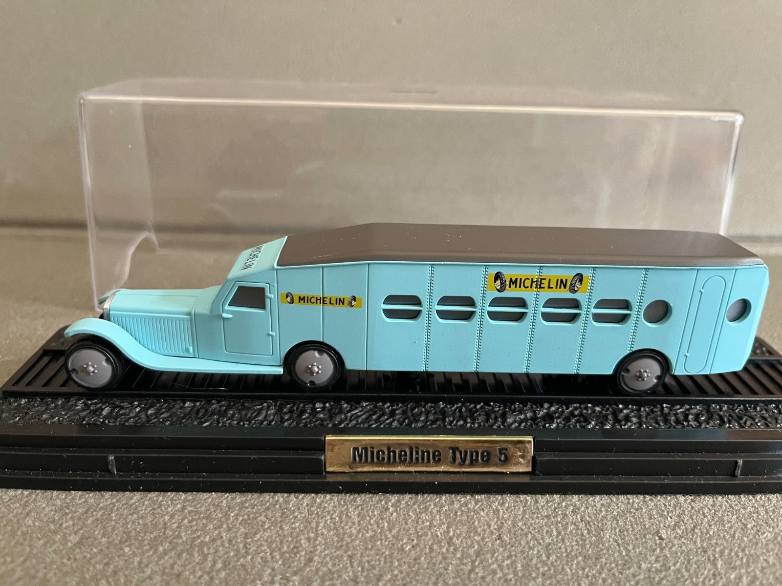 Voiture Miniature Autorail Train Michelin Micheline Type 5 HO au 1/87