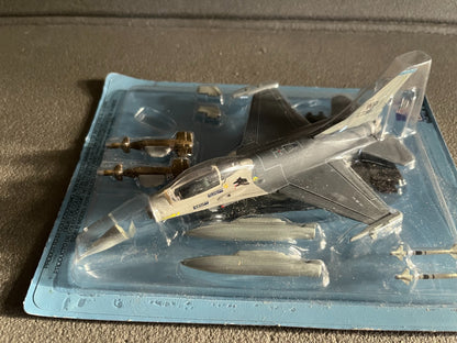 Avion miniature Militaire F-16A Fabbri Italeri 1/100