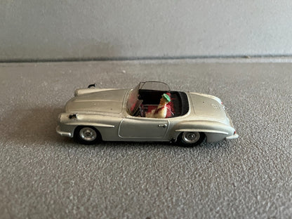 Ancienne Voiture Miniature Mercedes 190 SL Solido Série 100 Fr au 1/43 Modifiée