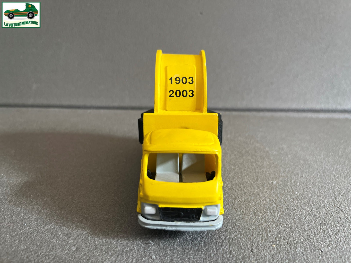 Voiture Miniature Renault Saviem Kit Résine Tour de France Vélo 1903 2003 1/43